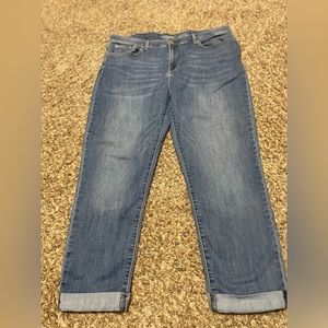 Signature Levi’s capris Jeans size 16